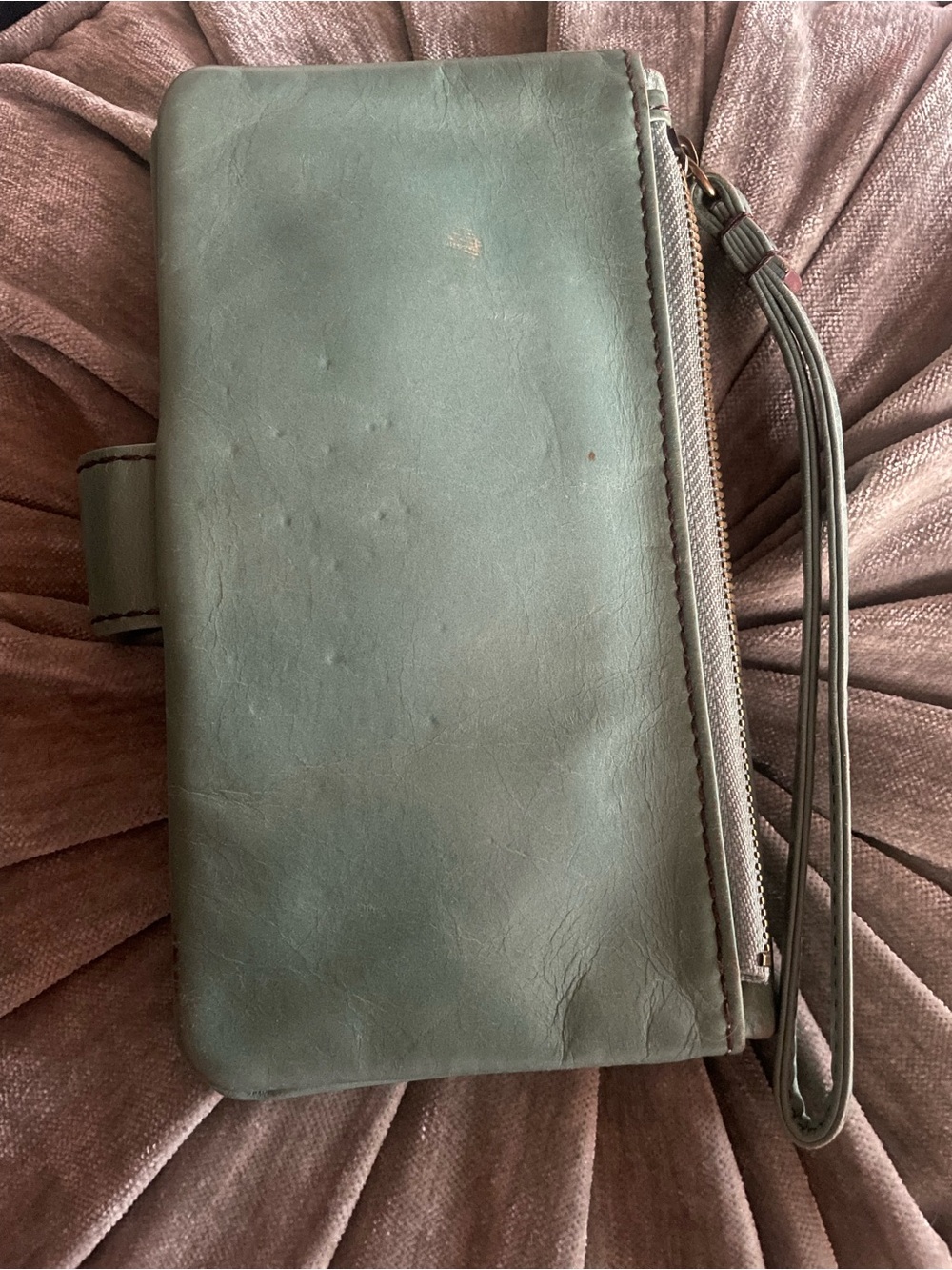 Hobo Leather Wallet - Stylish Wristlet - Picture 3 of 9